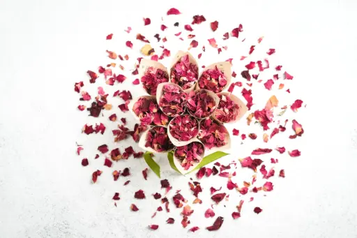 rose petals in confetti cones made from old books Ready-to-use confetti cones